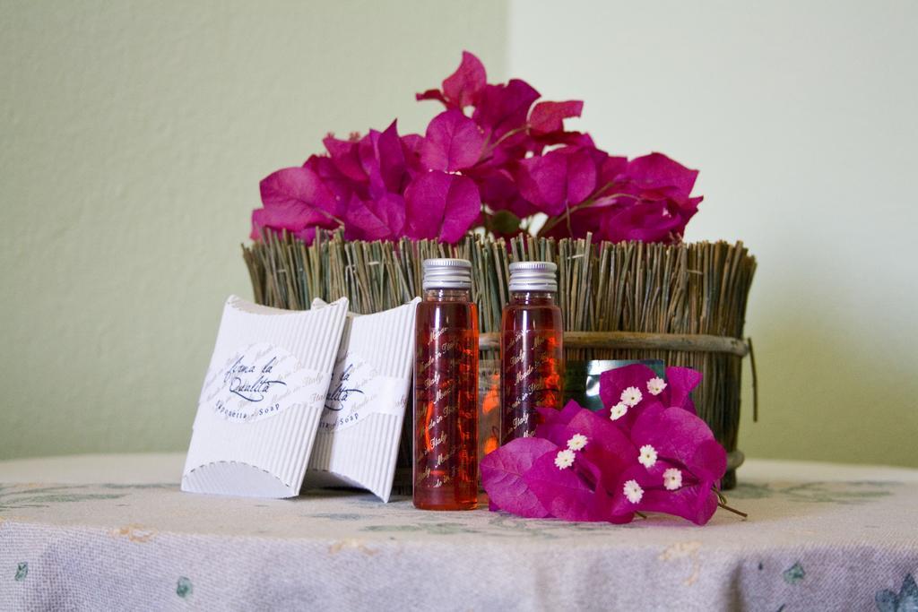 Al Sole Di Pula Bed and Breakfast Rum bild