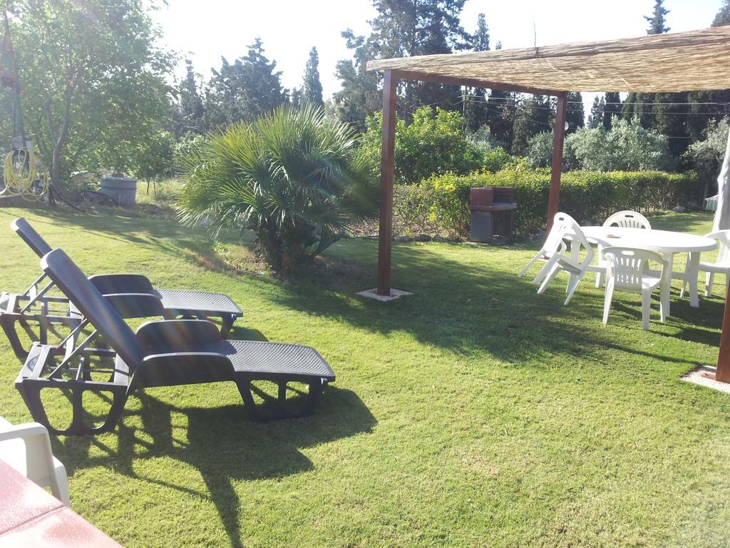 Al Sole Di Pula Bed and Breakfast Exteriör bild